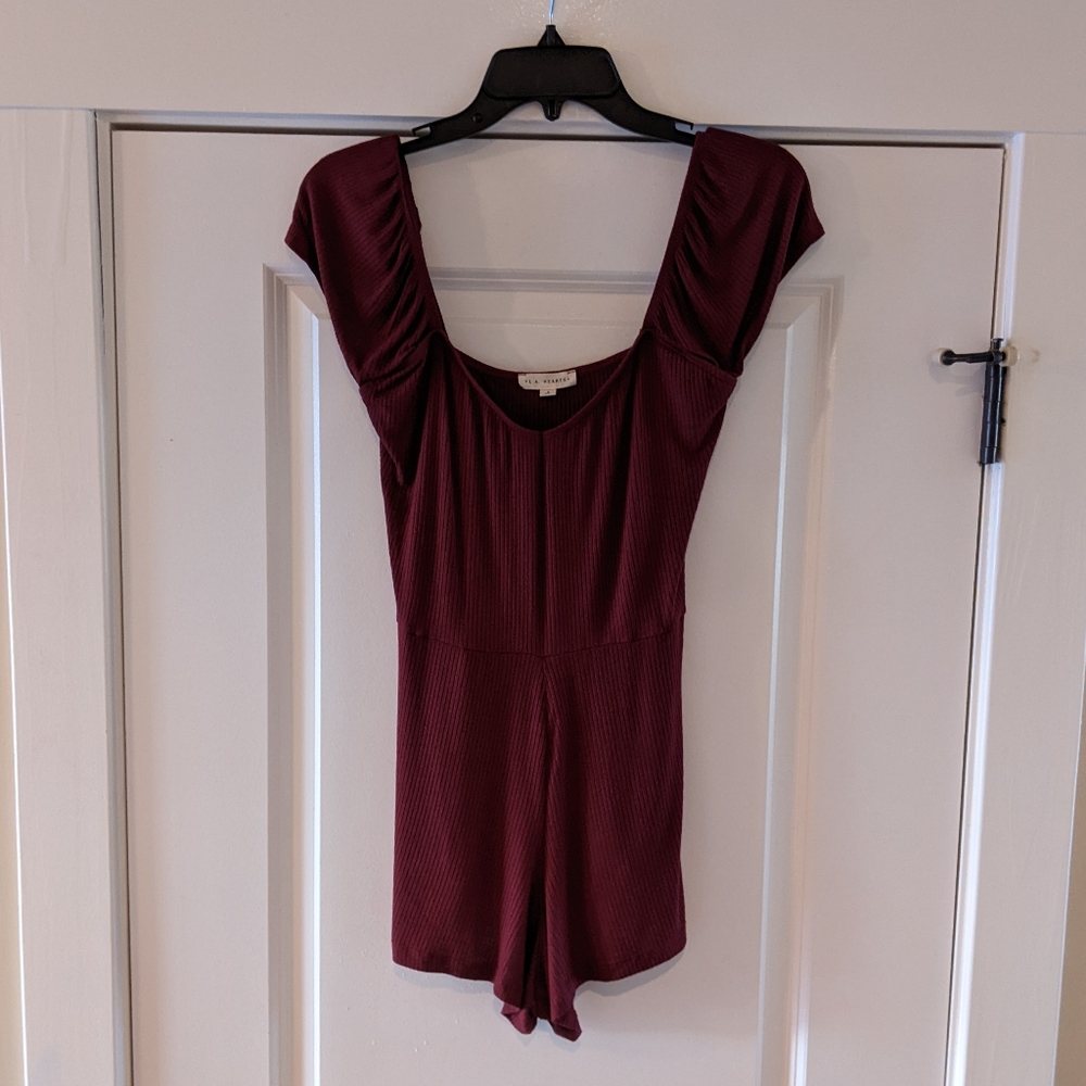 L.A. Hearts Maroon Ribbed Shortsleeve Romper, Size S